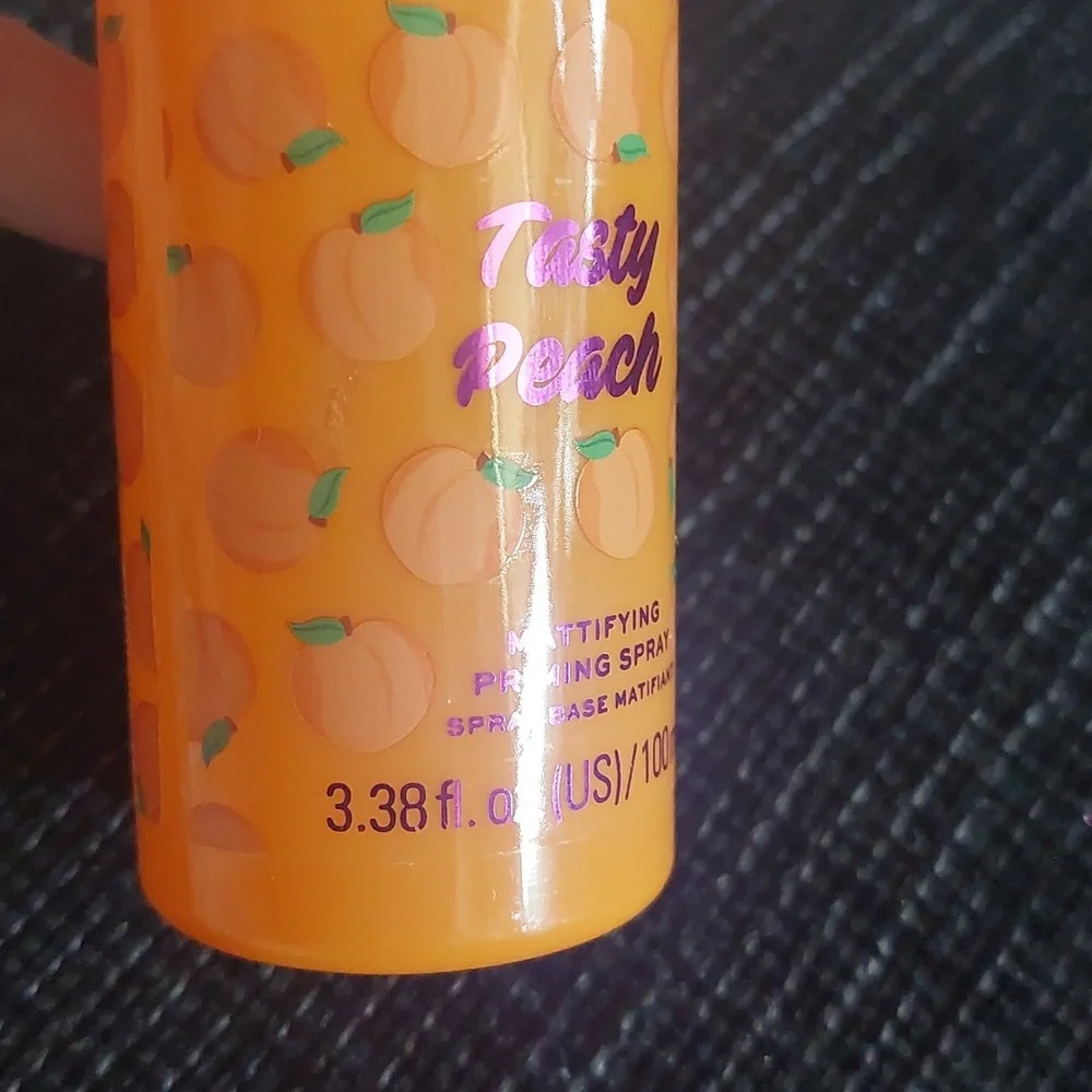 New makeup revolution tasty peach‎ setting spray